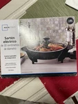 Mainstays 12" Round Nonstick Electric Skillet With Glass Cover. 1200 Watts. Nob. Fixed Price $32.99.