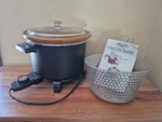 Dazey Chef's Deep Fryer / Crockpot Model DCP-640 Works. Fixed Price $75.00.