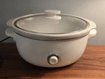 Bella Sensio Qt Slow Cooker Model 1146. Fixed Price $25.00.
