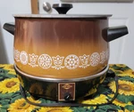 West Bend Lazy Day Slow Cooker 4 Qt Model 5225 Vintage Brown. Fixed Price $28.00.