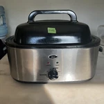 Oster CKSTRS20-SBHVR Qt Roaster Oven With Self-basting Lid. Fixed Price $20.00.