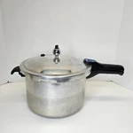 Vintage Qt Mirro-matic Aluminum Pressure Cooker Canner 92080 W/ Lid. Fixed Price $54.99.