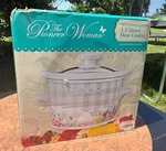 The Pioneer Woman Sweet Romance Blossoms 1.5 Quart Slow Cooker. Fixed Price $20.00.