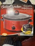 Betty Crocker 5-QUART Oval Slow Cooker (model BC-1544C). Fixed Price $32.00.