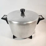Vintage Presto 5 Qt Immersible Electric Dutch Oven Deep Fryer Basket Cord. Fixed Price $89.99.