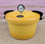 Vintage Presto Pressure Cooker Canner 409A 16 Quart Harvest Gold Yellow Usa. Fixed Price $68.23.