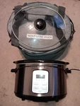 Wolfgang Puck Qt Slow Cooker SWPSC0060CB Never Used, Glass Lid & Carry Bag. Fixed Price $50.00.