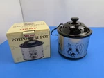 Aroma Electric Odyssey Potpourri Lily Design. Fixed Price $14.99.