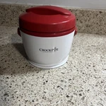Crock-pot Lunch Mini Warmer White & Red Pre-owned 5.5 Model SCCPLC200-BL. Fixed Price $15.00.