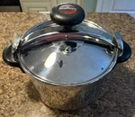 Magefesa Pressure Cooker Stove Top 8L 8.45 Qt 18/10 Stainless Steel Vintage. Fixed Price $55.00.