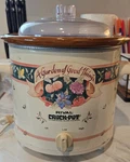 Vintage Rival Croc Pot Of Good Things Kitchencore 3.5 Slow Cooker. Fixed Price $29.00.
