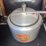 Vintage United Pressure Cooker 5 Litre Cast Aluminum. Fixed Price $124.99.