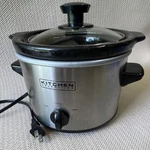 Kitchen Selectives SC-152 1.5 Qt Slow Cooker Black 120W 3-SETTING. Fixed Price $12.00.