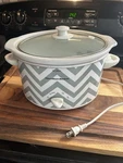 Hamilton Beach 3QT Slow Cooker SC19 With Glass Lid White/grey Chevron. Fixed Price $20.00.