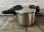 Kitchen Living 5 Quart Pressure Cooker Model SA32668 Multi Surface Use. Fixed Price $44.99.