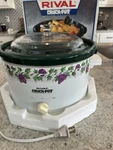 Rare Vintage Rival Crock Pot Model 3355 Purple And Green Grapes Quart With Box. Fixed Price $49.99.