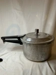 Mirro Pressure Cooker 4QT Vintage M-0404 Cookware. Fixed Price $25.00.