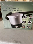 Toastmaster Qt. Electric Pressure Cooker TPC4000. Fixed Price $26.00.