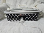 Crock Pot Casserole Slow Cooker Locking Lid Black And White Lattice Design. Fixed Price $56.72.