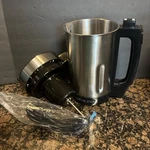 Curtis Stone Dura-pan Multi-function Smoothie Or Soup Maker 1.6-QUART 10321BK. Fixed Price $44.99.