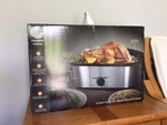 Complete Cuisine 16 Qt Self-basting Roaster Oven Nib. Fixed Price $60.00.