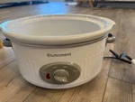 Eamoment 3.5QT Slow Cooker Pearl White. Low, High And Warm Settings.. Fixed Price $25.00.