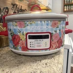 The Pioneer Woman Sweet Rose 6-QUART Digital Slow Cooker Crock Pot, Oval Shape. Fixed Price $60.99.