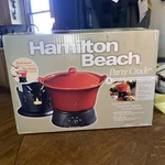 Hamilton Beach Party Crock Pot 1.5QT Cast Iron Cookset Red New Nib. Fixed Price $45.00.