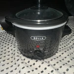 Bella 1.5 Qt Black Electric Slow Cooker Glass Lid Model 13939 Settings. Fixed Price $24.99.