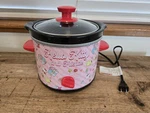 Hello Kitty And Friends Crock Pot 2-QUART Slow Cooker Party Snacks Warmer. Fixed Price $19.38.