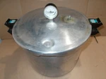 Presto Pressure Canner Cooker- 0175005 Vintage Quart Free Shipping. Fixed Price $115.75.