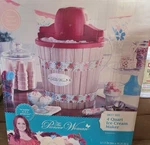 The Pioneer Woman Sweet Rose 4 Qt Electric Ice Cream Maker, Pink, Recipe Booklet. Fixed Price $15.99.