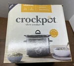 Crockpot Classic Slow Cooker Round Black 2 Quart New In Box. Fixed Price $19.99.