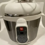 Bene Casa 6 Qt Electric Pressure Cooker 900W Stainless Steel Timer. Fixed Price $38.92.