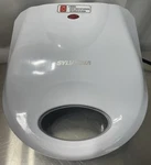 Sylvania Kitchen Gourmet Two-serving Omelet Maker Model# SW-086 White. Fixed Price $9.88.